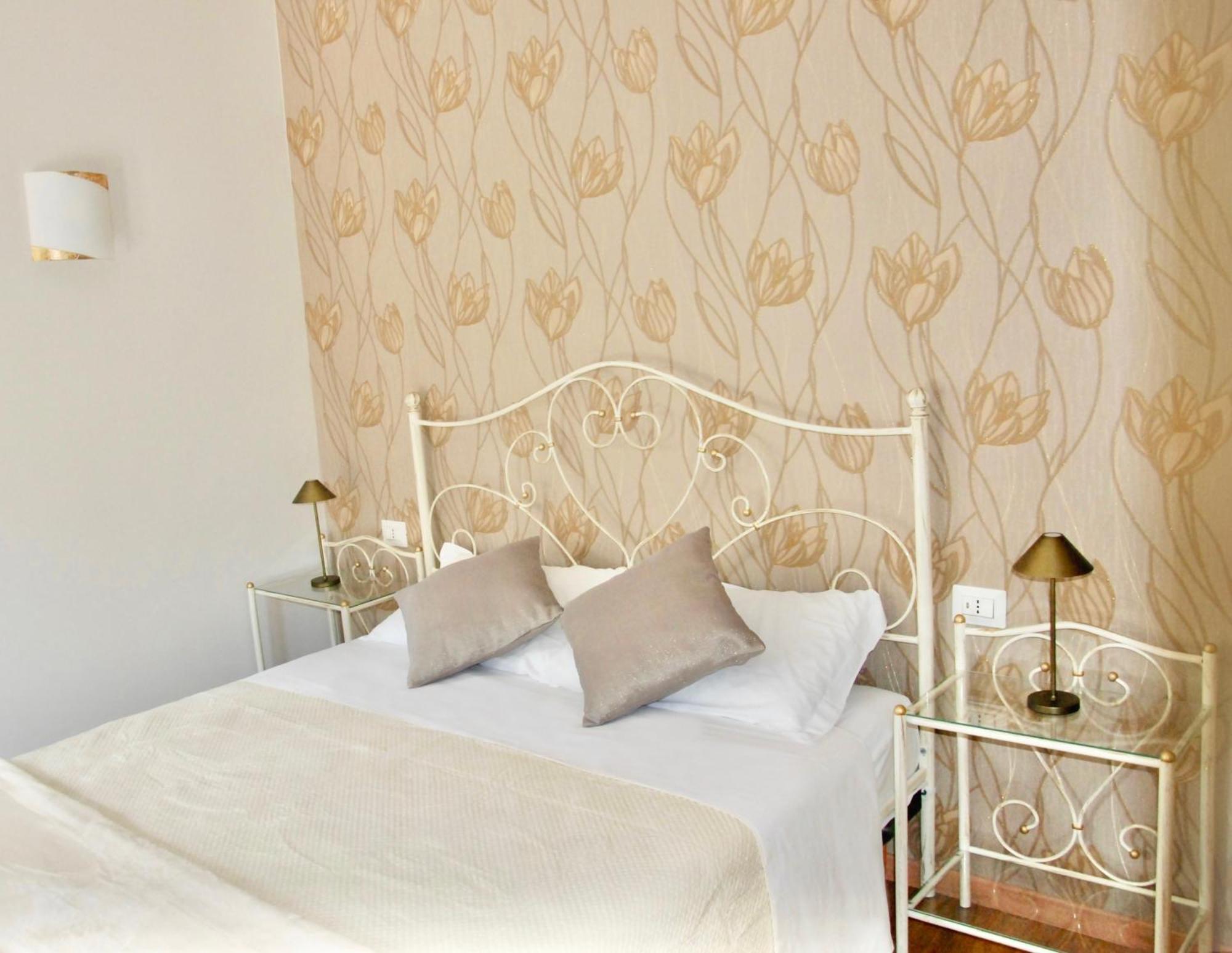 Domus 44 Rooms Verona Esterno foto
